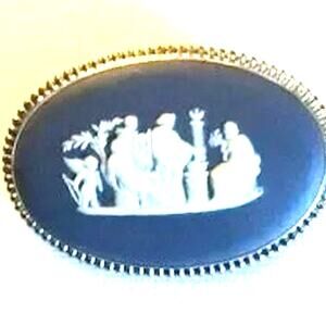 VINTAGE WEDGEWOOD BROOCH Blue/White Jasperware Is Perfect Size- @ 1 3/4”